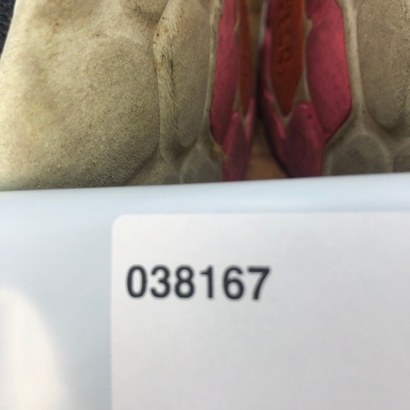 New Balance Fresh Foam Roav v2 Running Shoes Navy Pink Yellow Womens Size 8.5 B - Picture 8 of 8